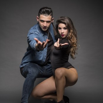 Lau y July