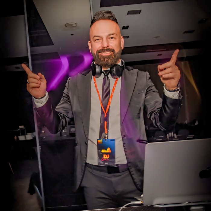 DJ GENIE 