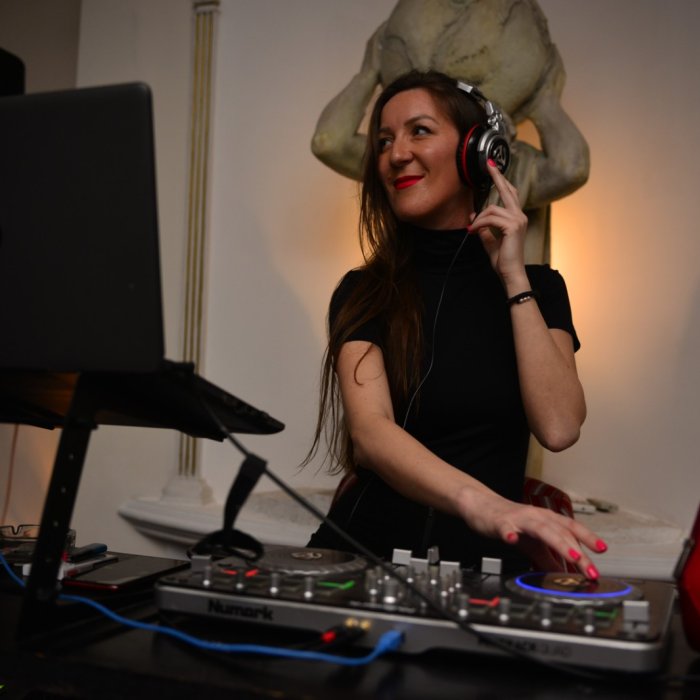 DJ Lena 