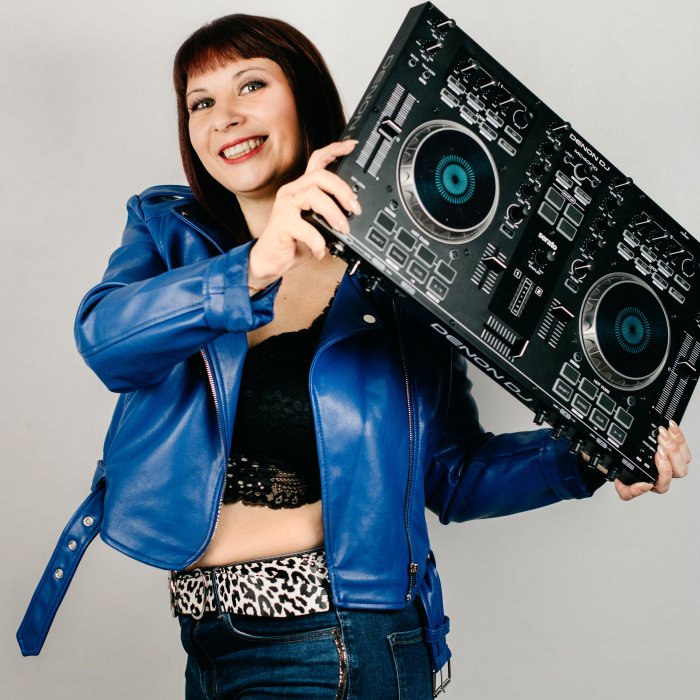 Dj Bruja 